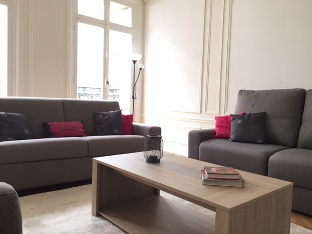 Installation Homat : Location de meubles à Paris pour 6 semaines pour une famille d’expats